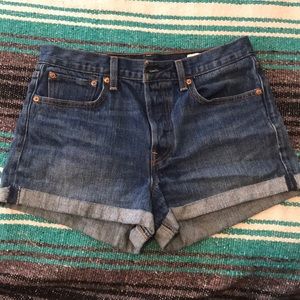 Levi Wedgie fit shorts